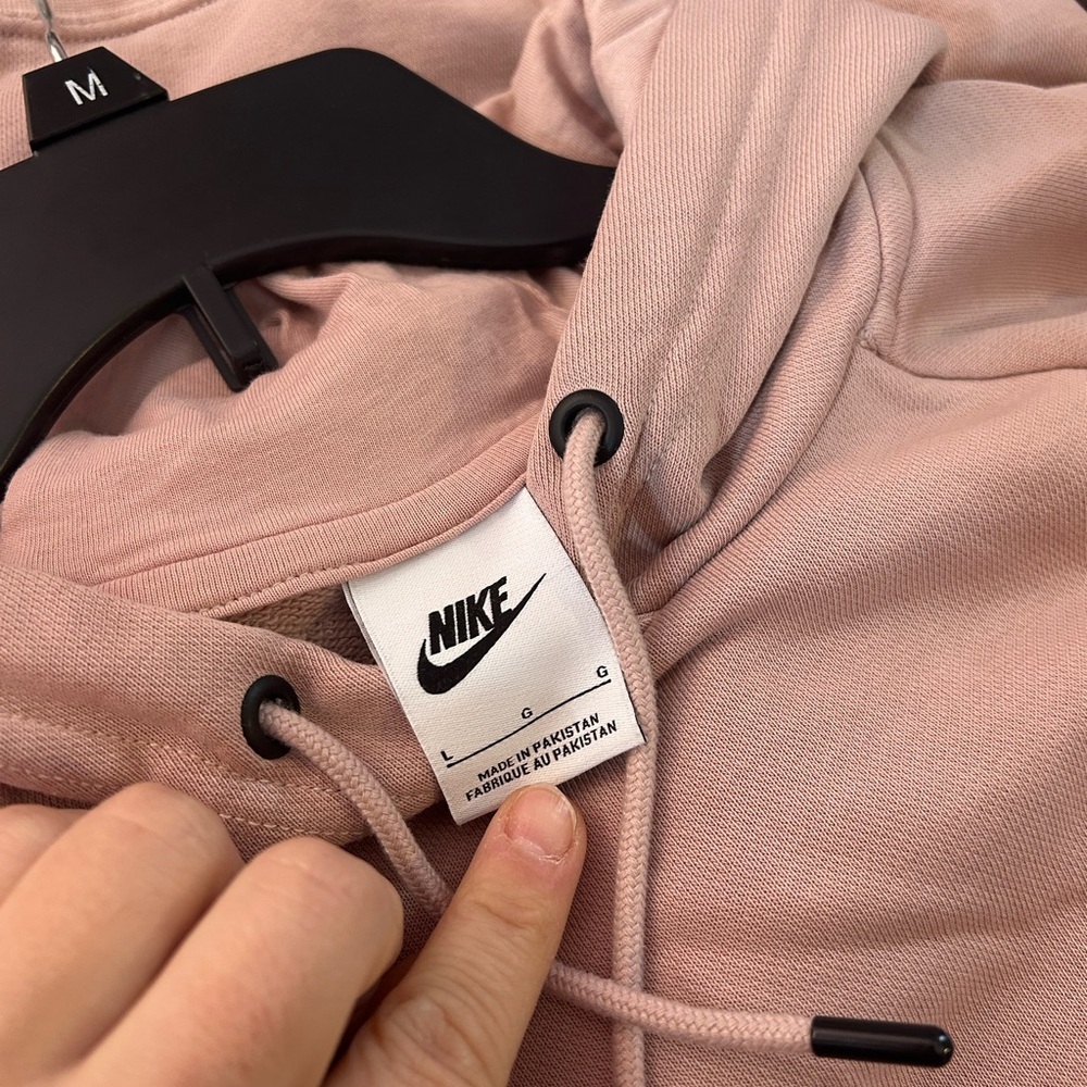 Nike Women’s Pink Hoodie size Large​ - Picture 3 of 3